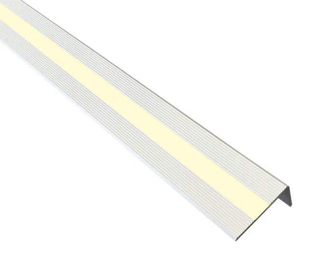 Hovedbilde Trappeneser i matt aluminium med etterlysende ilegg. Velg lengde